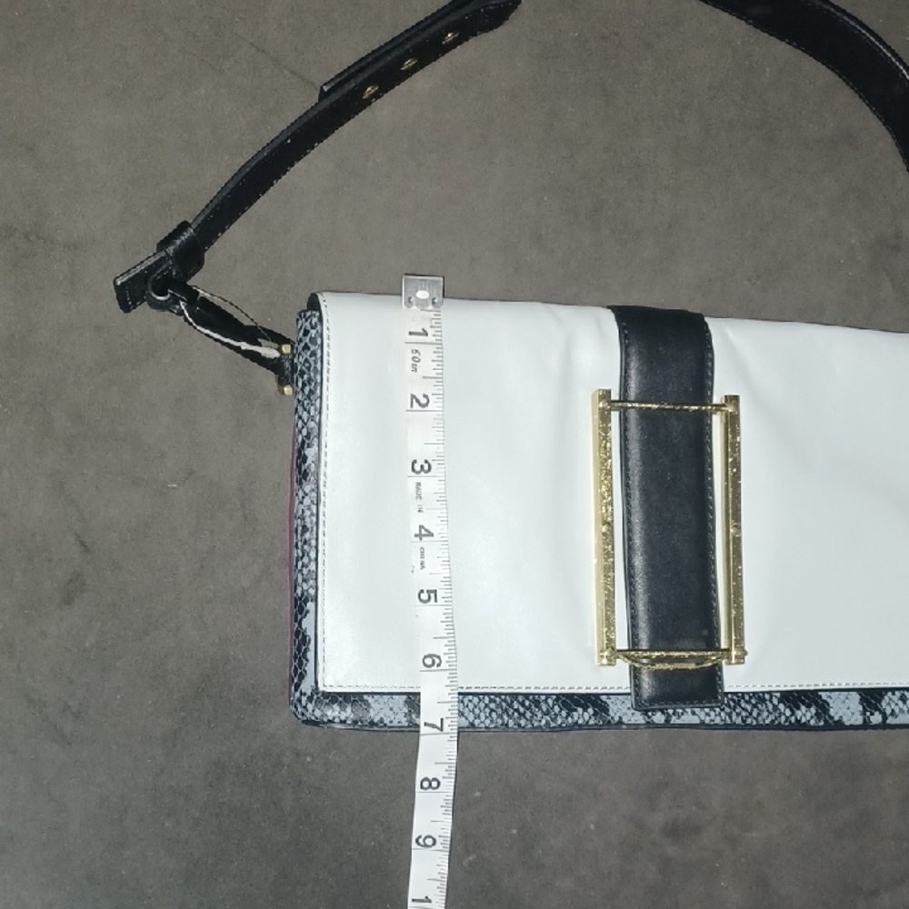 "POUR LA VICTORIA".Women's  Clutch Bag